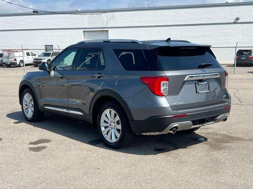Carbonized Gray Metallic 2024 Ford Explorer Limited