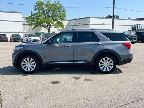 Carbonized Gray Metallic 2024 Ford Explorer Limited