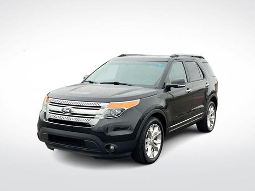 TUXEDO BLACK METALLIC 2015 Ford Explorer XLT