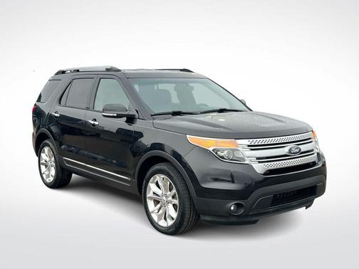 TUXEDO BLACK METALLIC 2015 Ford Explorer XLT