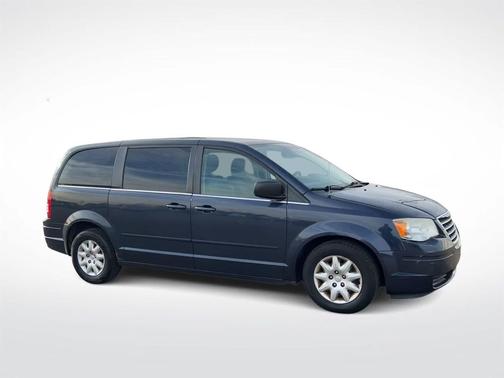 2009 Chrysler Town & Country LX