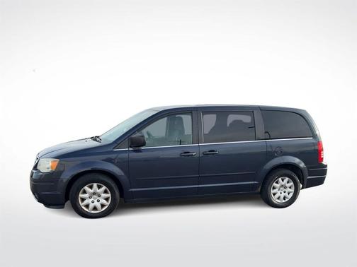 2009 Chrysler Town & Country LX