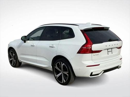 2022 Volvo XC60 Recharge Plug-In Hybrid T8 R-Design