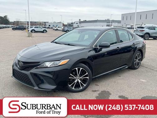 2020 Toyota Camry SE