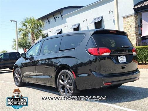 2020 Chrysler Pacifica Touring