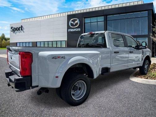 Avalanche 2026 Ford F-350 XL