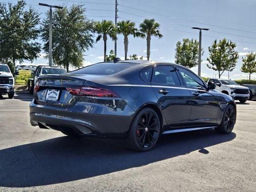 2024 Jaguar XF R-Dynamic SE