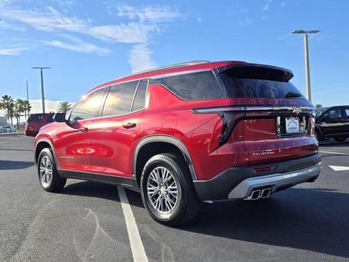 2025 Chevrolet Traverse LT