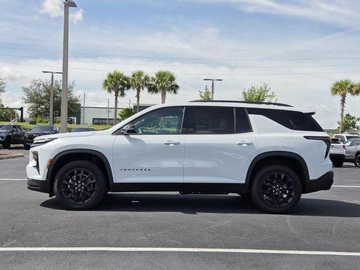 Polar White 2026 Chevrolet Traverse LT