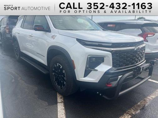 Iridescent Pearl Tricoat 2025 Chevrolet Traverse Z71