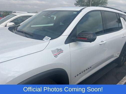 Iridescent Pearl Tricoat 2025 Chevrolet Traverse Z71