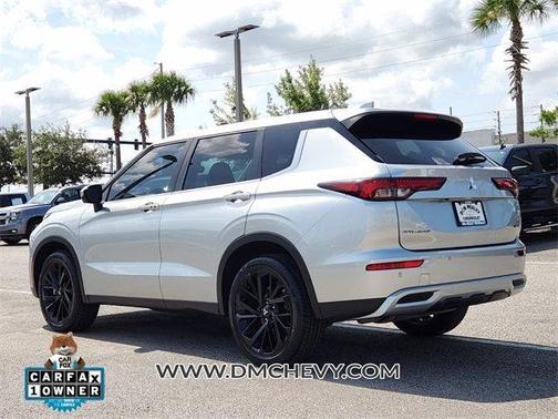 2023 Mitsubishi Outlander SE