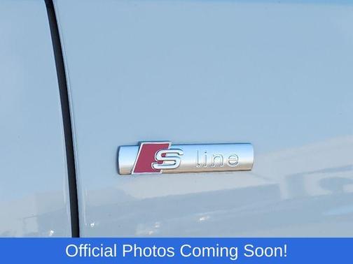 2025 Audi Q8 55 Premium