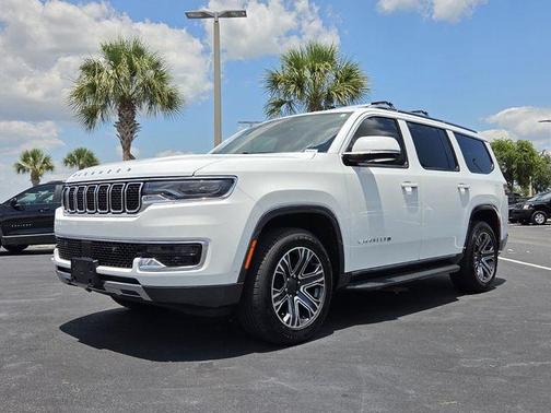 Bright White Clearcoat 2022 Jeep Wagoneer Series III