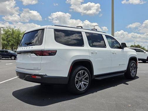 Bright White Clearcoat 2022 Jeep Wagoneer Series III