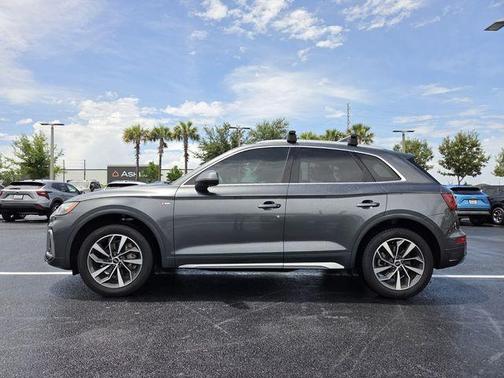 Daytona Gray Pearl Effect 2022 Audi Q5 45 S line quattro Premium