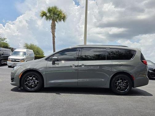 Ceramic Gray Clearcoat 2020 Chrysler Pacifica Touring-L Plus