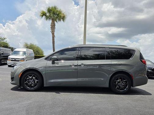 Ceramic Gray Clearcoat 2020 Chrysler Pacifica Touring-L Plus