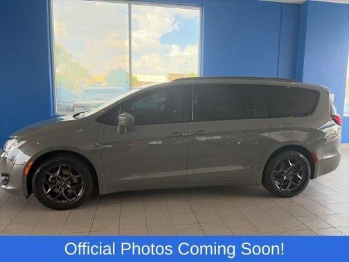 Ceramic Gray Clearcoat 2020 Chrysler Pacifica Touring-L Plus