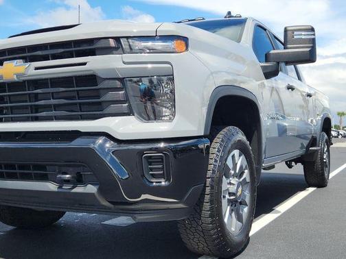 2024 Chevrolet Silverado 2500 Custom