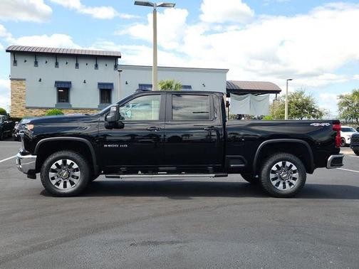 2025 Chevrolet Silverado 3500 LT