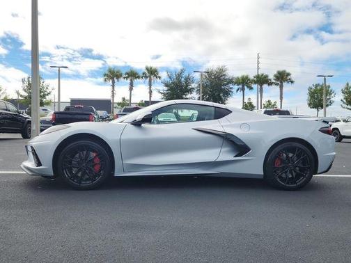 2026 Chevrolet Corvette Stingray w/2LT
