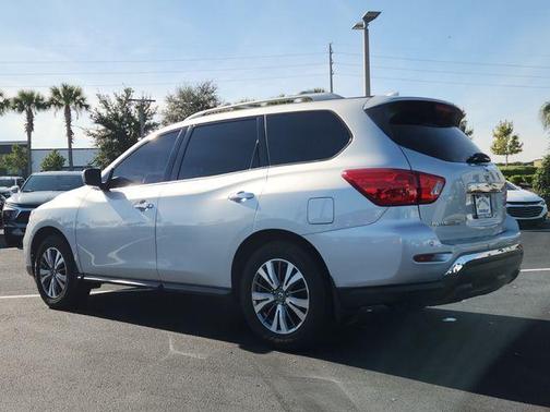 2020 Nissan Pathfinder S