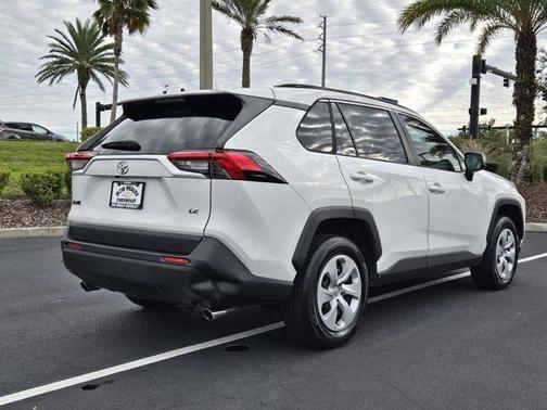 2020 Toyota RAV4 LE