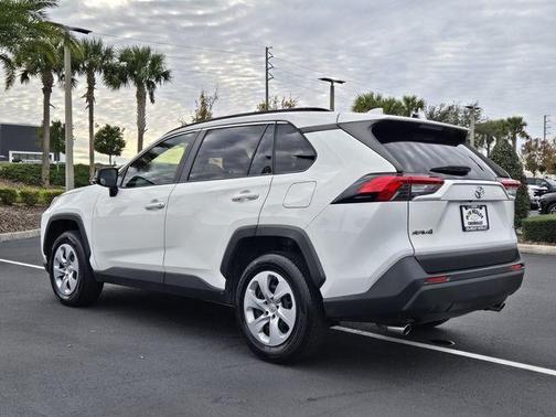 2020 Toyota RAV4 LE