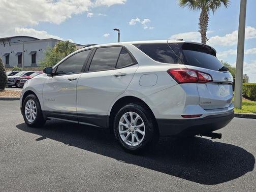 Silver Ice Metallic 2021 Chevrolet Equinox LS