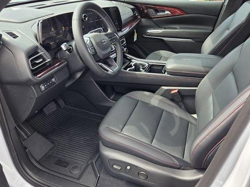 White 2026 Chevrolet Traverse Z71