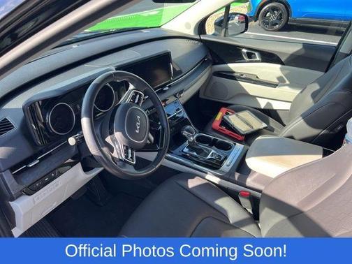 2022 Kia Carnival EX