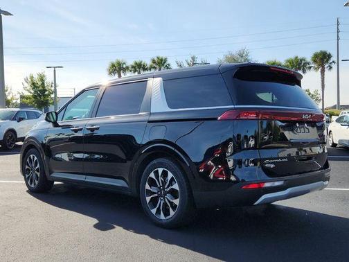 2022 Kia Carnival EX