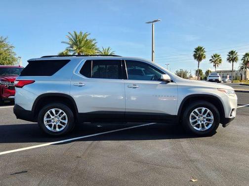 2020 Chevrolet Traverse LT Cloth