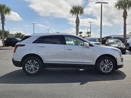 2022 Cadillac XT5 Premium Luxury
