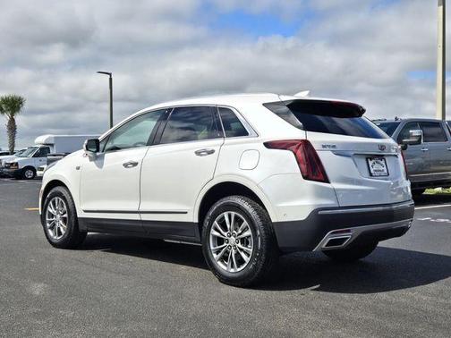 2022 Cadillac XT5 Premium Luxury