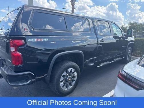 Mosaic Black Metallic 2022 Chevrolet Silverado 2500 Custom