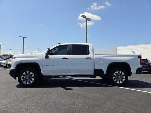 Summit White 2024 Chevrolet Silverado 2500 Custom