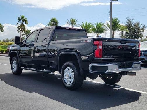 2023 Chevrolet Silverado 3500 LT