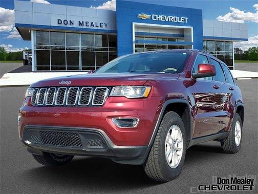 Photo 1 of 25 of 2019 Jeep Grand Cherokee Laredo