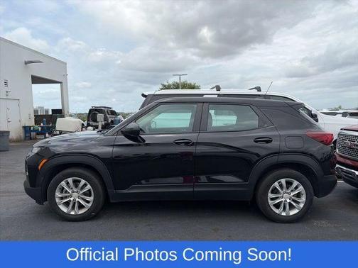 Mosaic Black Metallic 2023 Chevrolet Trailblazer LS