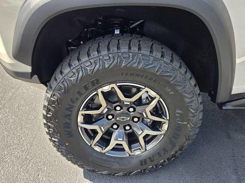 Tan 2026 Chevrolet Colorado ZR2