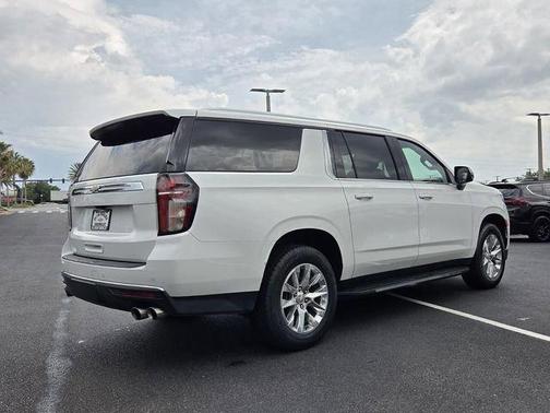 Iridescent Pearl Tricoat 2021 Chevrolet Suburban Premier