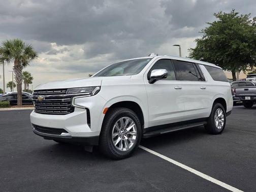 Iridescent Pearl Tricoat 2021 Chevrolet Suburban Premier