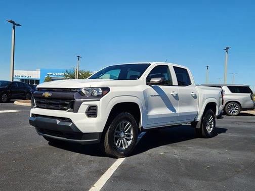 White 2026 Chevrolet Colorado LT