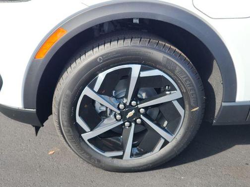 2026 Chevrolet Equinox EV LT 2