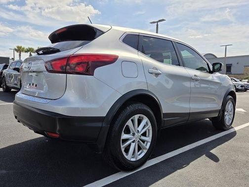 2017 Nissan Rogue Sport S