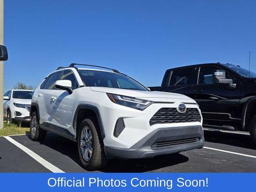 2022 Toyota RAV4 XLE
