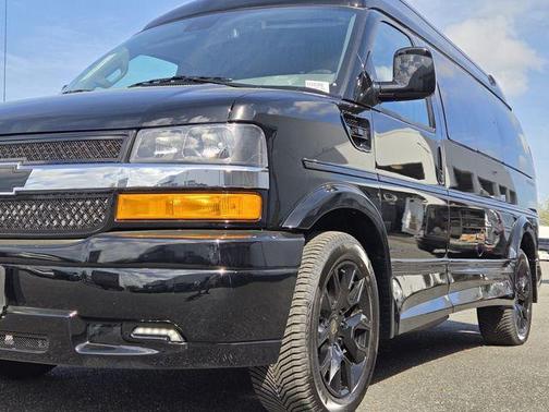 2025 Chevrolet Express 2500 Work Van
