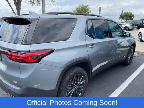 Sterling Gray Metallic 2023 Chevrolet Traverse RS